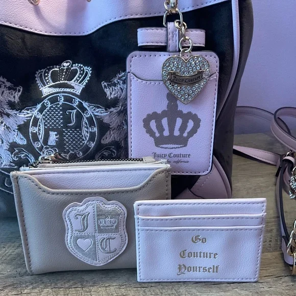 Juicy Couture Black and Pink Tote Set - Picture 6 of 13